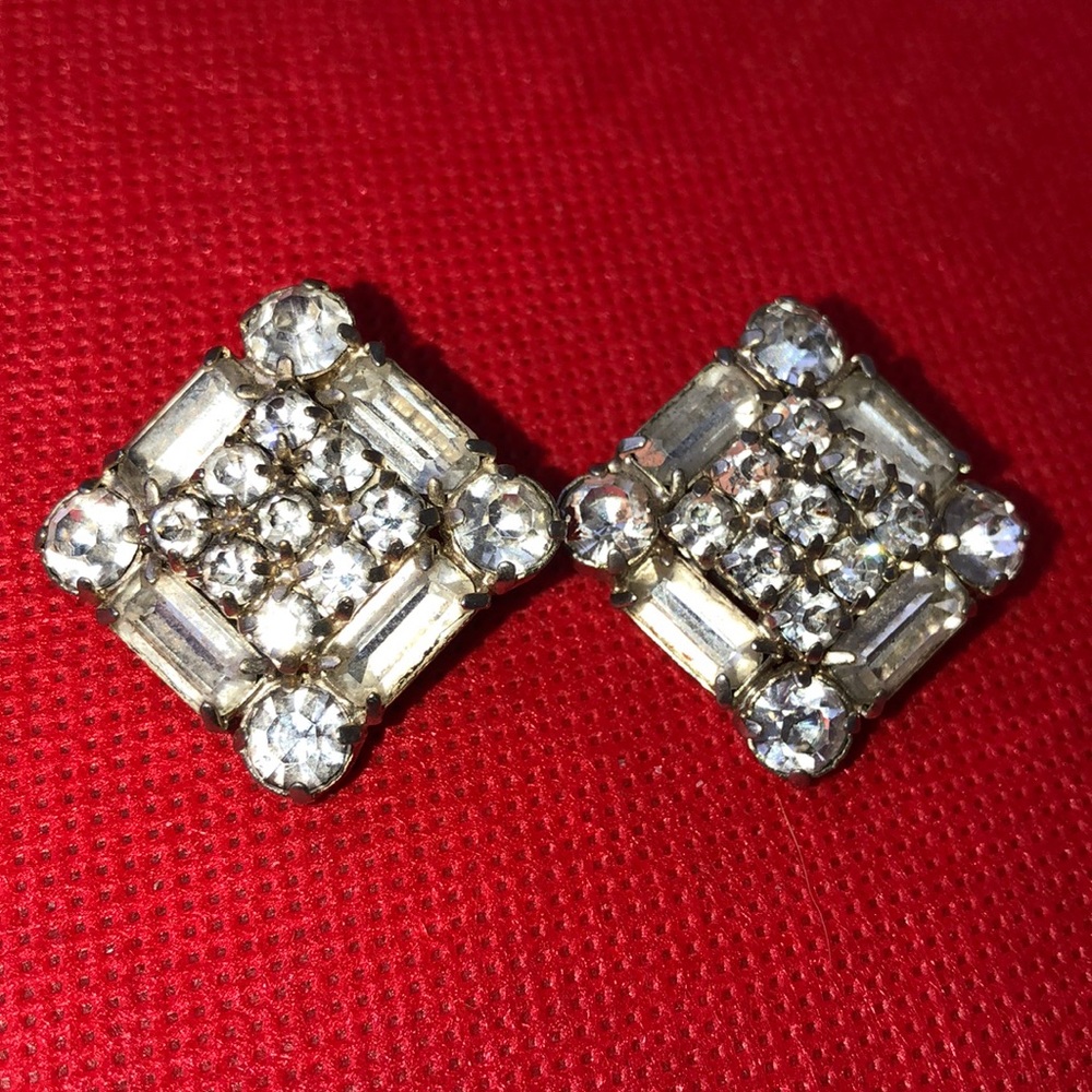 Vintage clear Rhinestone clip on earrings
